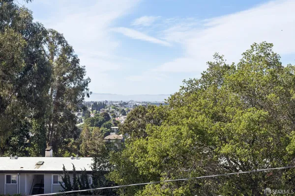 $359,900 | 945 Fletcher Lane, Unit A330, Hayward, CA 94544