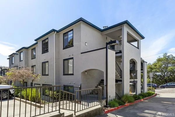 $359,900 | 945 Fletcher Lane, Unit A330, Hayward, CA 94544