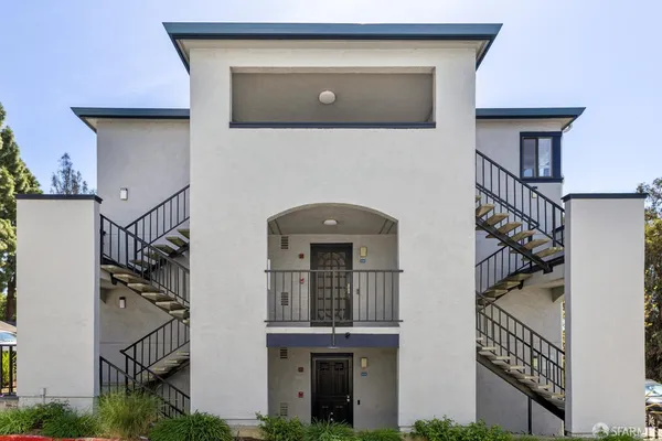 $359,900 | 945 Fletcher Lane, Unit A330, Hayward, CA 94544