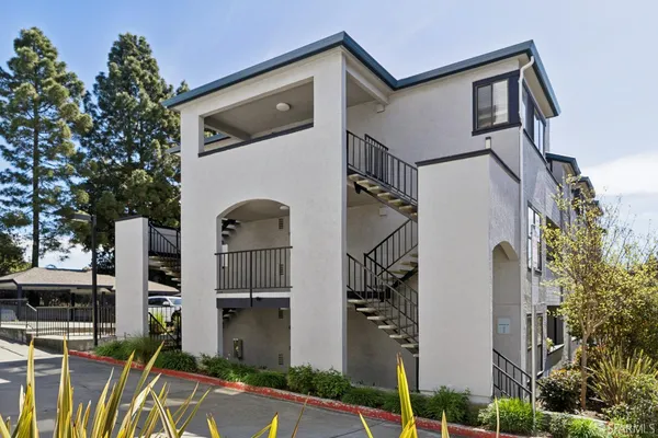 $359,900 | 945 Fletcher Lane, Unit A330, Hayward, CA 94544