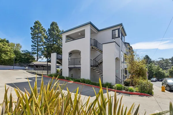 $359,900 | 945 Fletcher Lane, Unit A330, Hayward, CA 94544