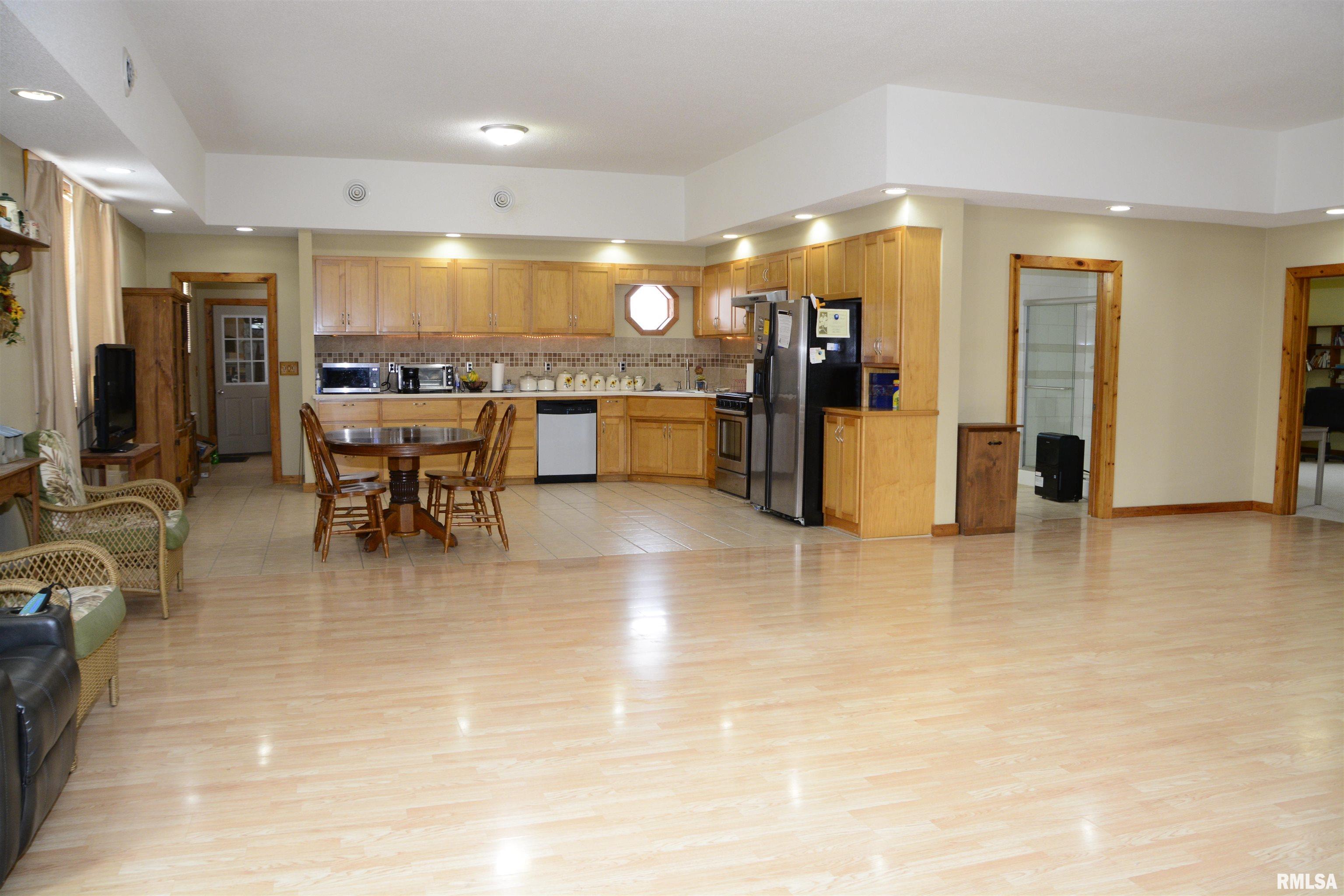 920 North Pearl Street Macomb, IL 61455 - Photo 7 of 22