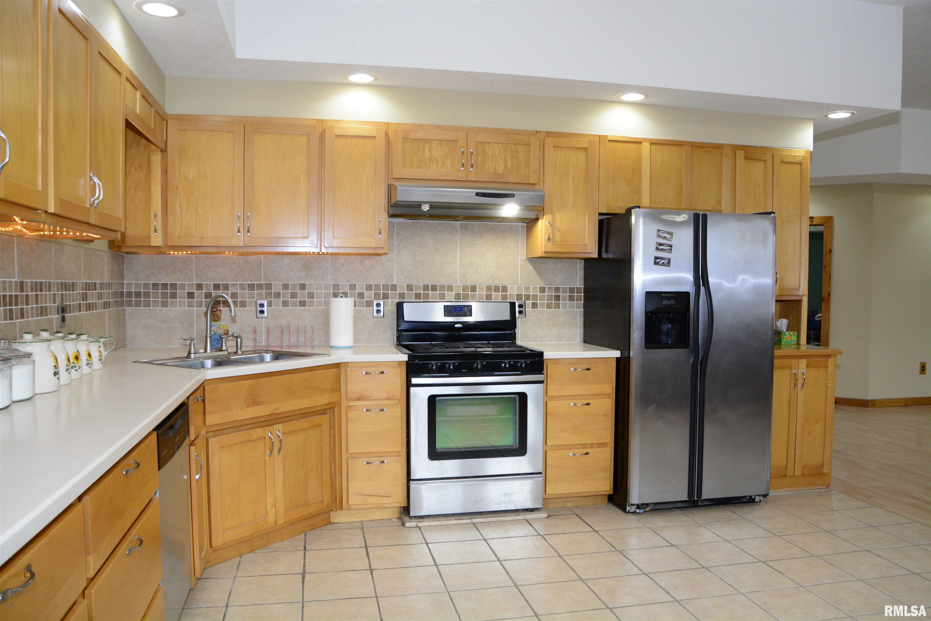 920 North Pearl Street Macomb, IL 61455 - Photo 10 of 22