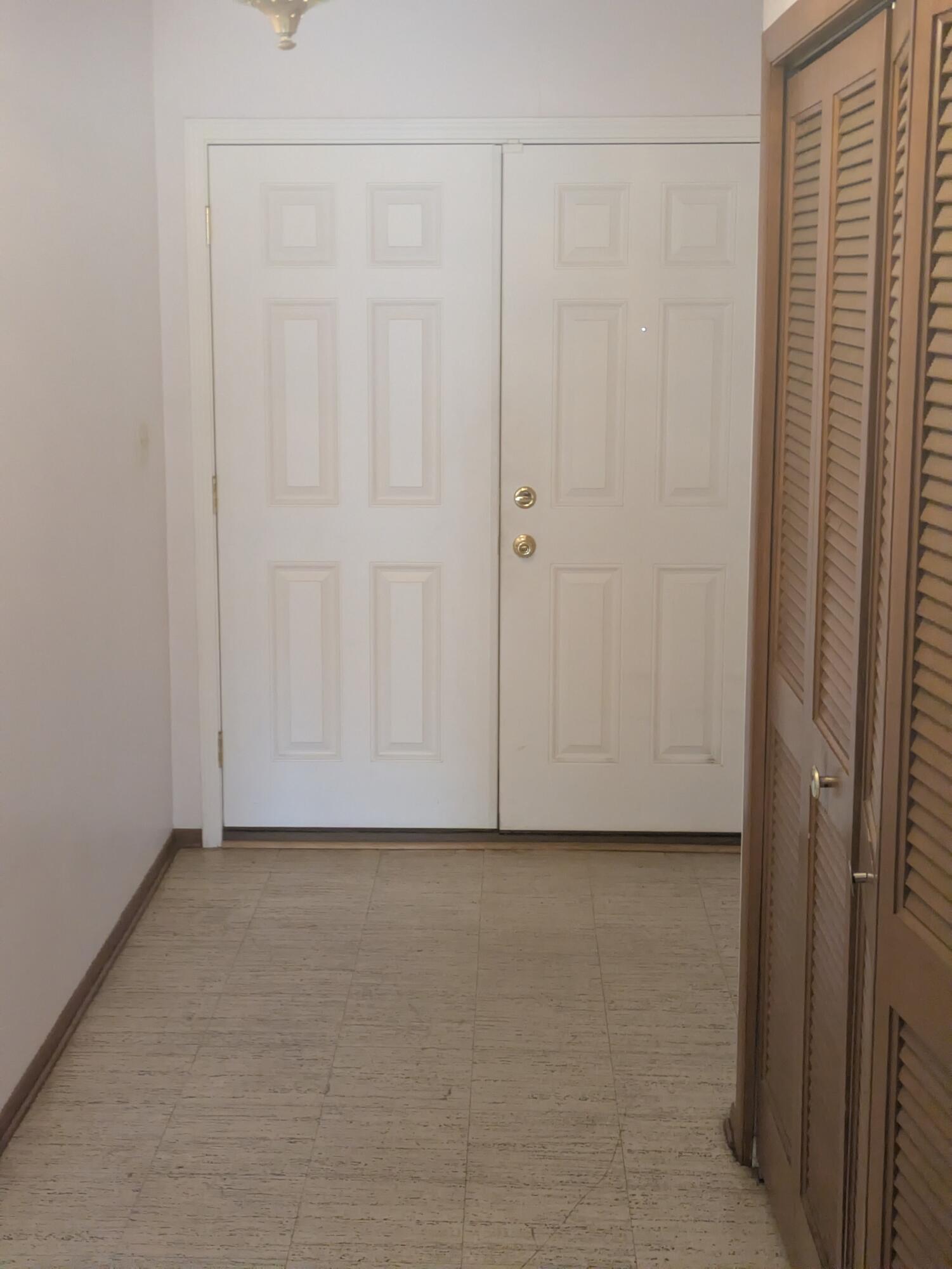 18495 Adrian Street Southfield, MI 48075 - Photo 16 of 51 PXL_20251018_202949653 - Copy