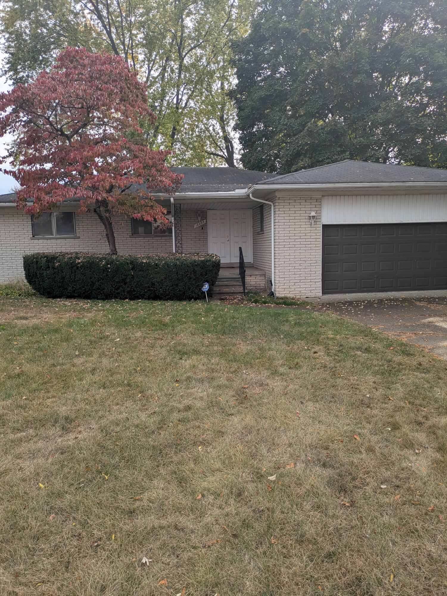 18495 Adrian Street Southfield, MI 48075 - Photo 2 of 51 PXL_20251018_201239584 - Copy (2)