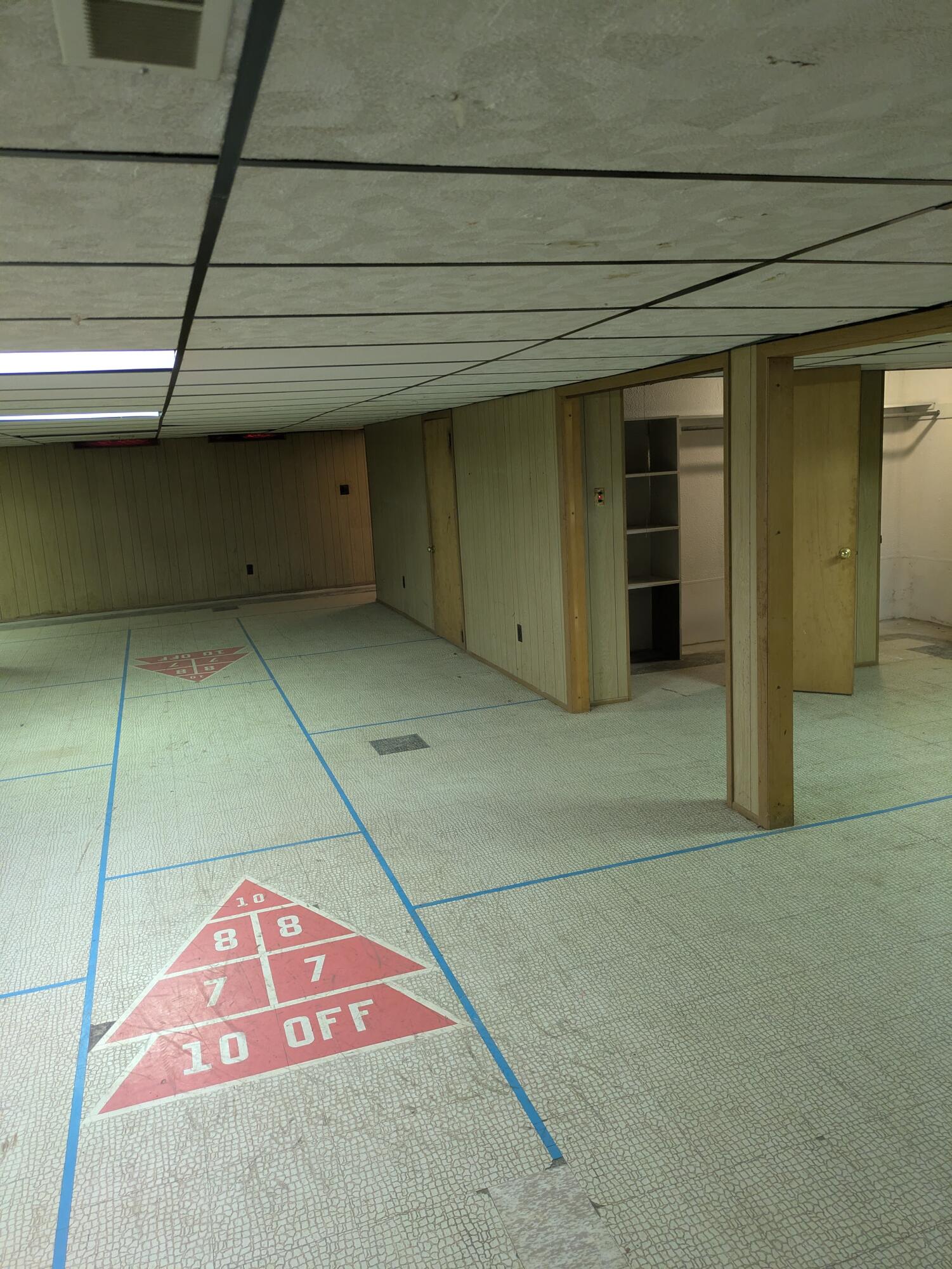 18495 Adrian Street Southfield, MI 48075 - Photo 31 of 51 PXL_20251018_203701632.MP - Copy