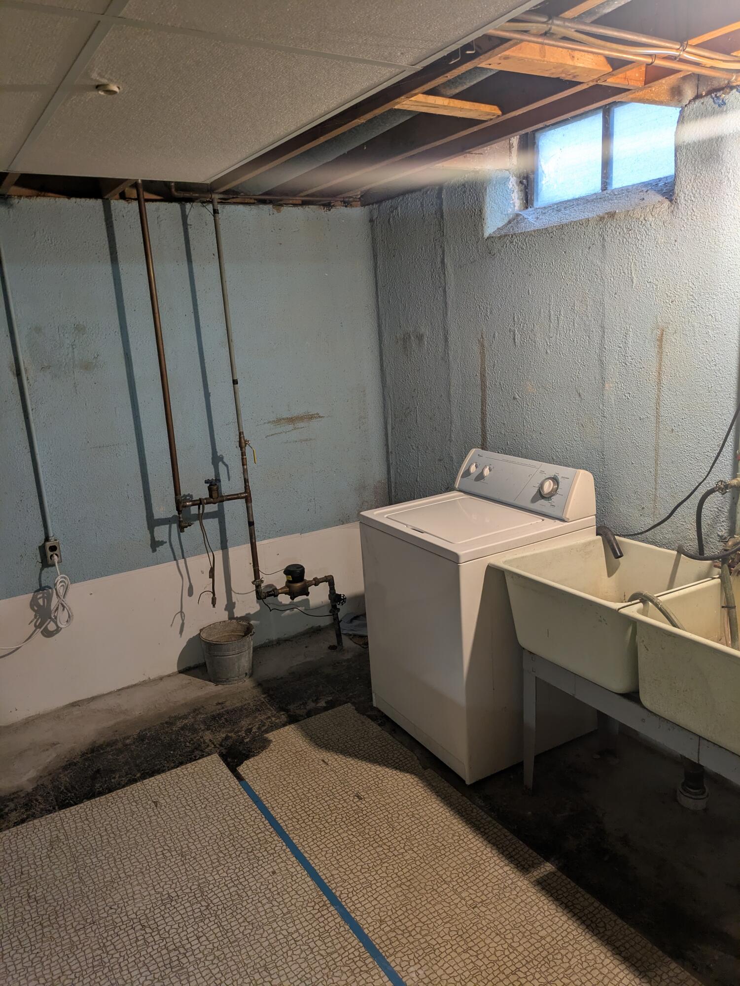 18495 Adrian Street Southfield, MI 48075 - Photo 33 of 51 PXL_20251018_203917987.MP