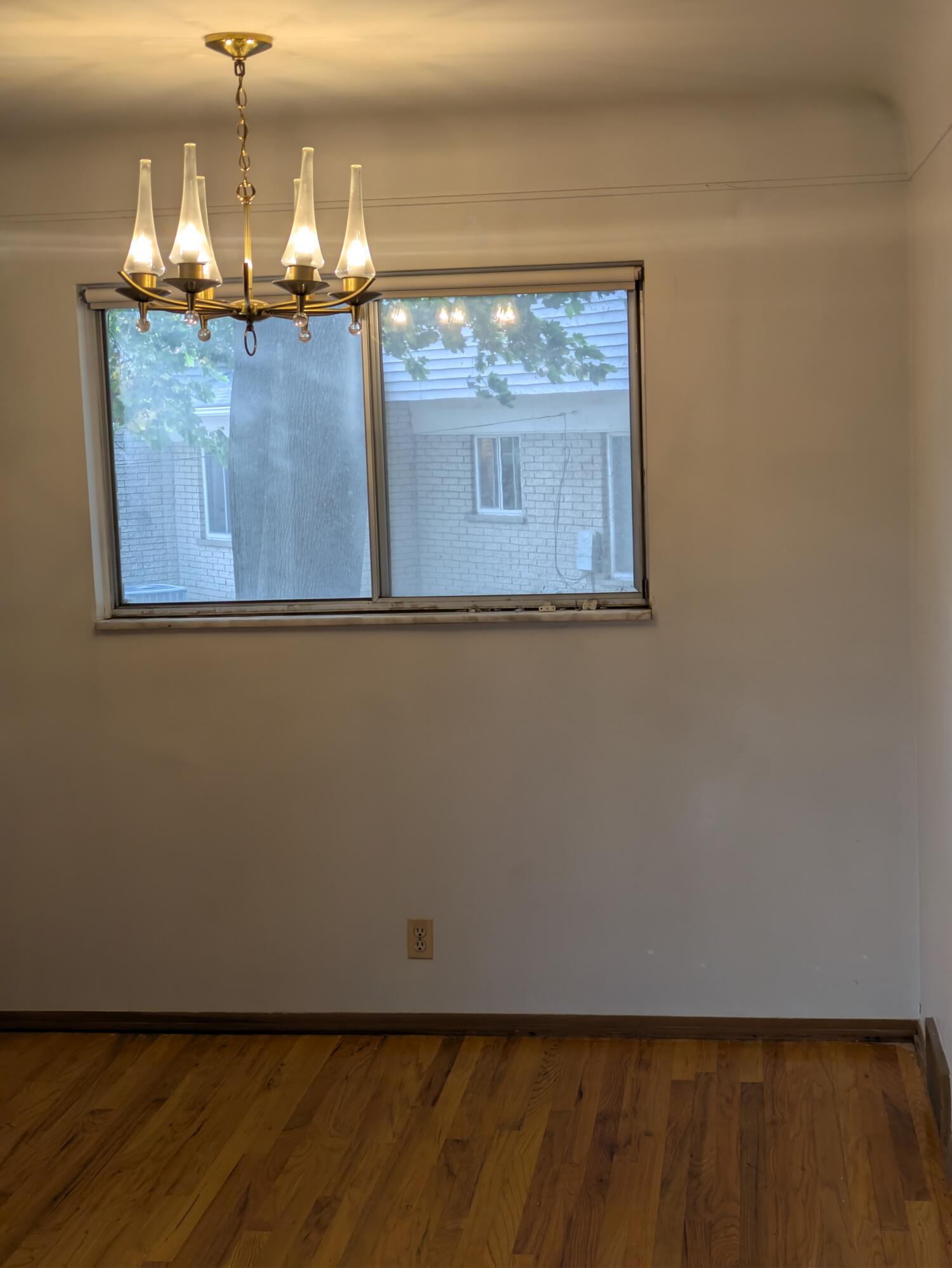 18495 Adrian Street Southfield, MI 48075 - Photo 6 of 51 PXL_20251018_203226949.NIGHT