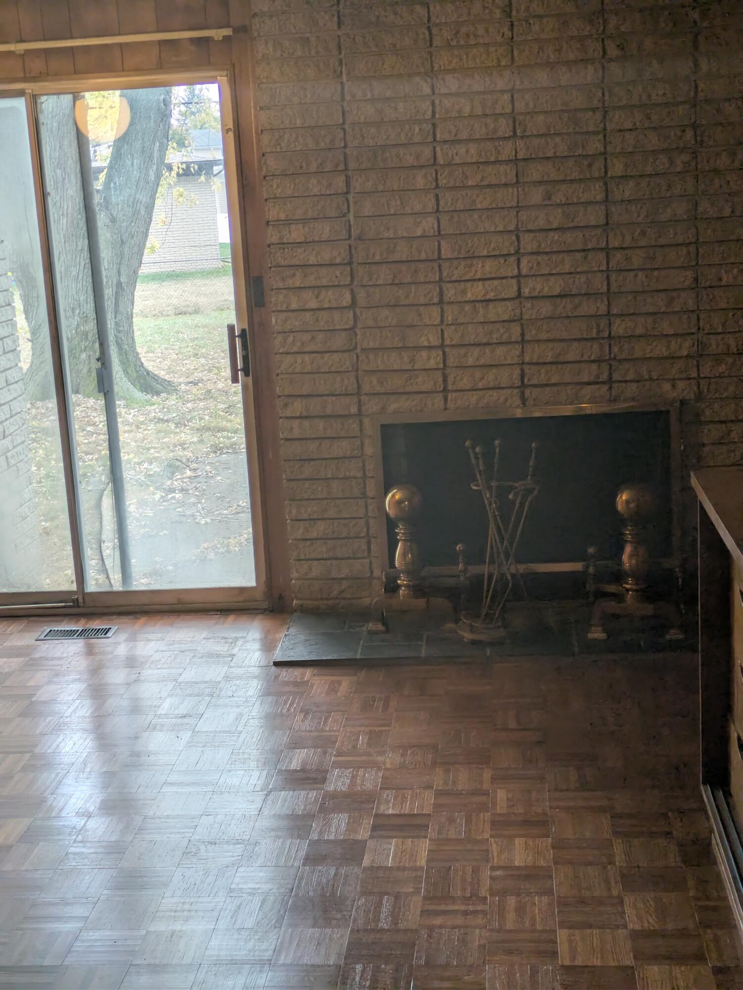 18495 Adrian Street Southfield, MI 48075 - Photo 8 of 51 PXL_20251018_202911717.NIGHT - Copy