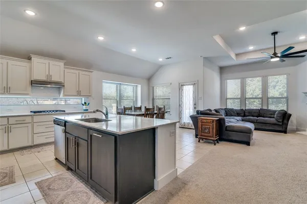 $375,000 | 215 Tallgrass Drive, Lavon, TX 75166