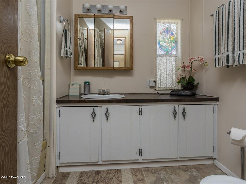 4424 North Ranger Road Prescott Valley, AZ 86314 - Photo 13 of 20 Bathroom