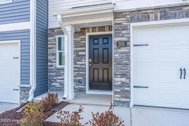 $2,000 | 205 Maddox Drive, Aberdeen, NC 28315