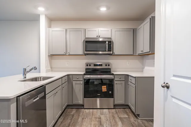 $2,000 | 205 Maddox Drive, Aberdeen, NC 28315