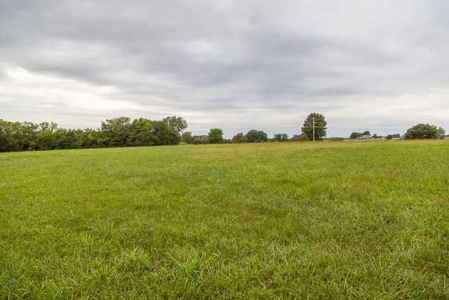 $565,000 | 25145 Metcalf Road, Louisburg, KS 66053