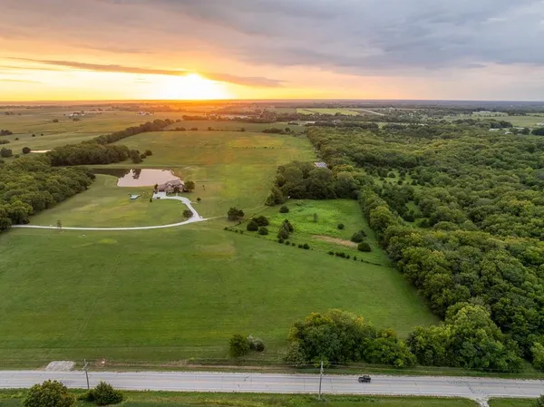$565,000 | 25145 Metcalf Road, Louisburg, KS 66053