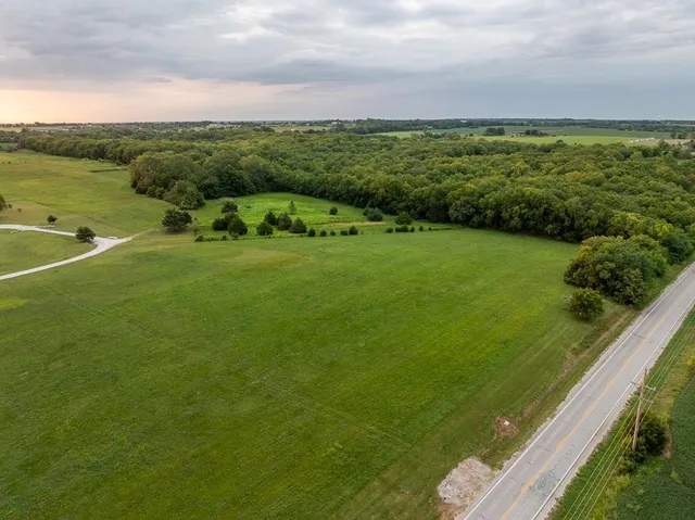 $565,000 | 25145 Metcalf Road, Louisburg, KS 66053