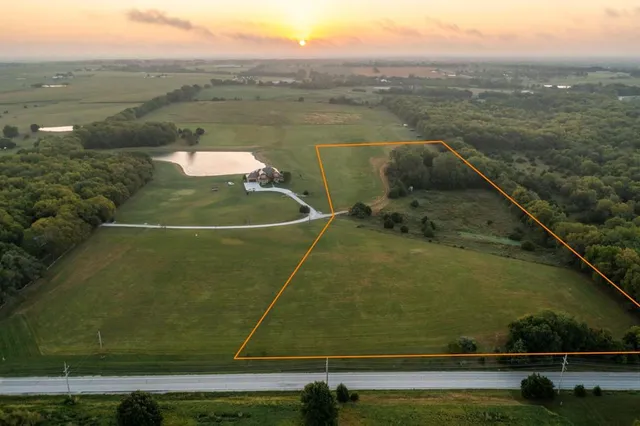 $565,000 | 25145 Metcalf Road, Louisburg, KS 66053
