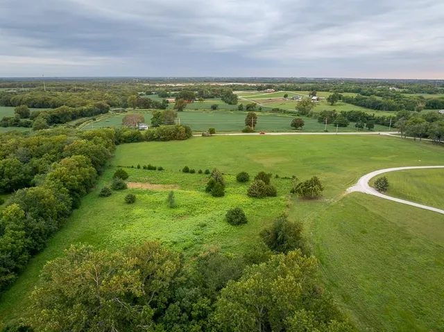 $565,000 | 25145 Metcalf Road, Louisburg, KS 66053
