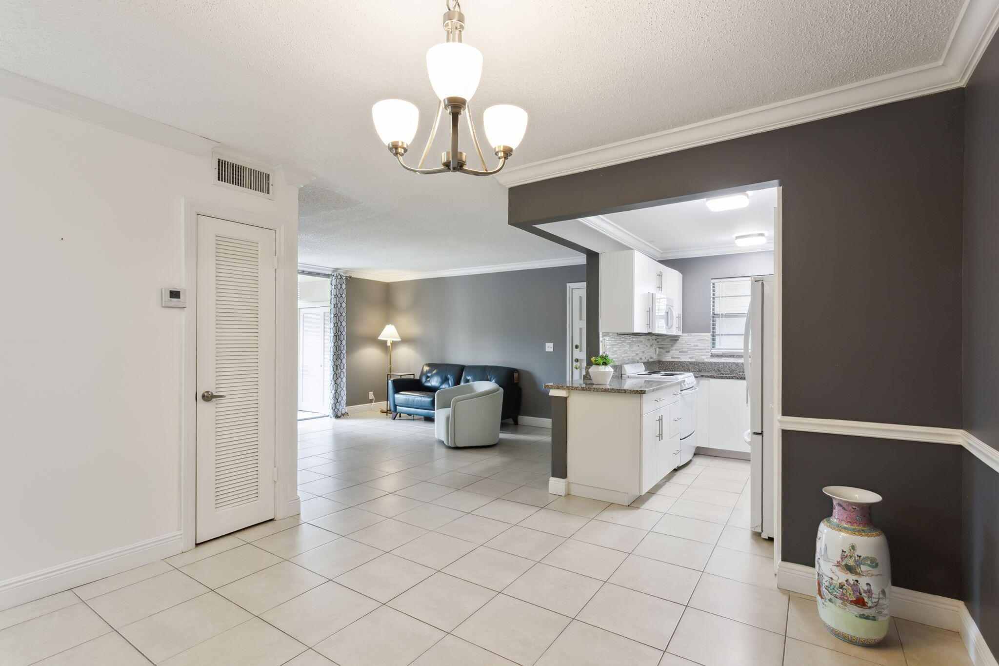 1050 Northwest 13th Street, Unit 191D Boca Raton, FL 33486 - Photo 11 of 37 Dining/Living Area