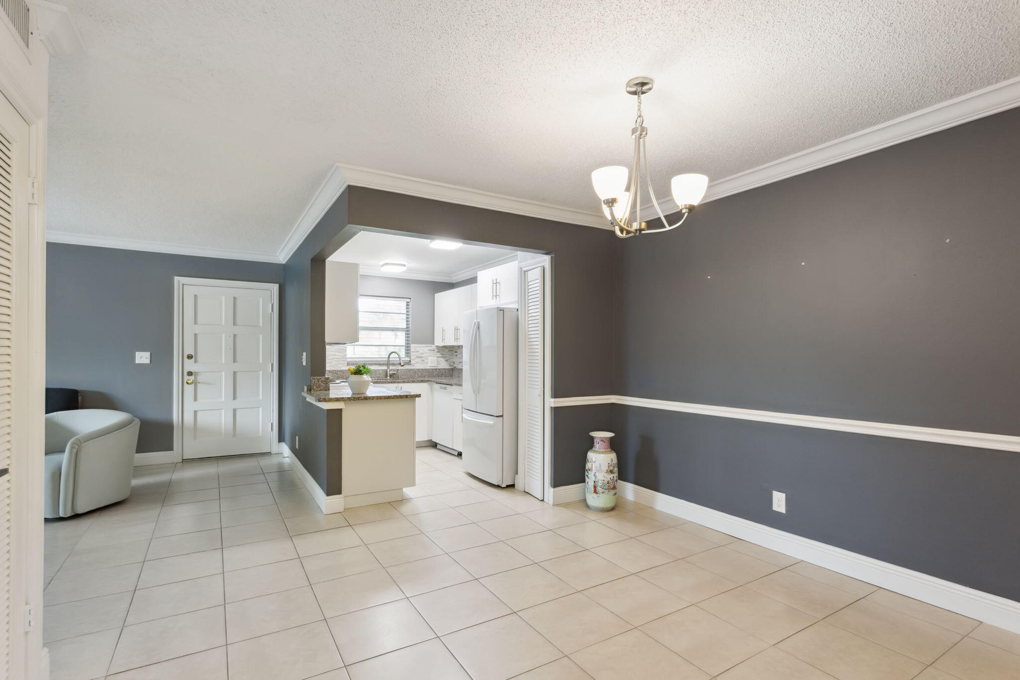 1050 Northwest 13th Street, Unit 191D Boca Raton, FL 33486 - Photo 14 of 37 Dining/Living Area