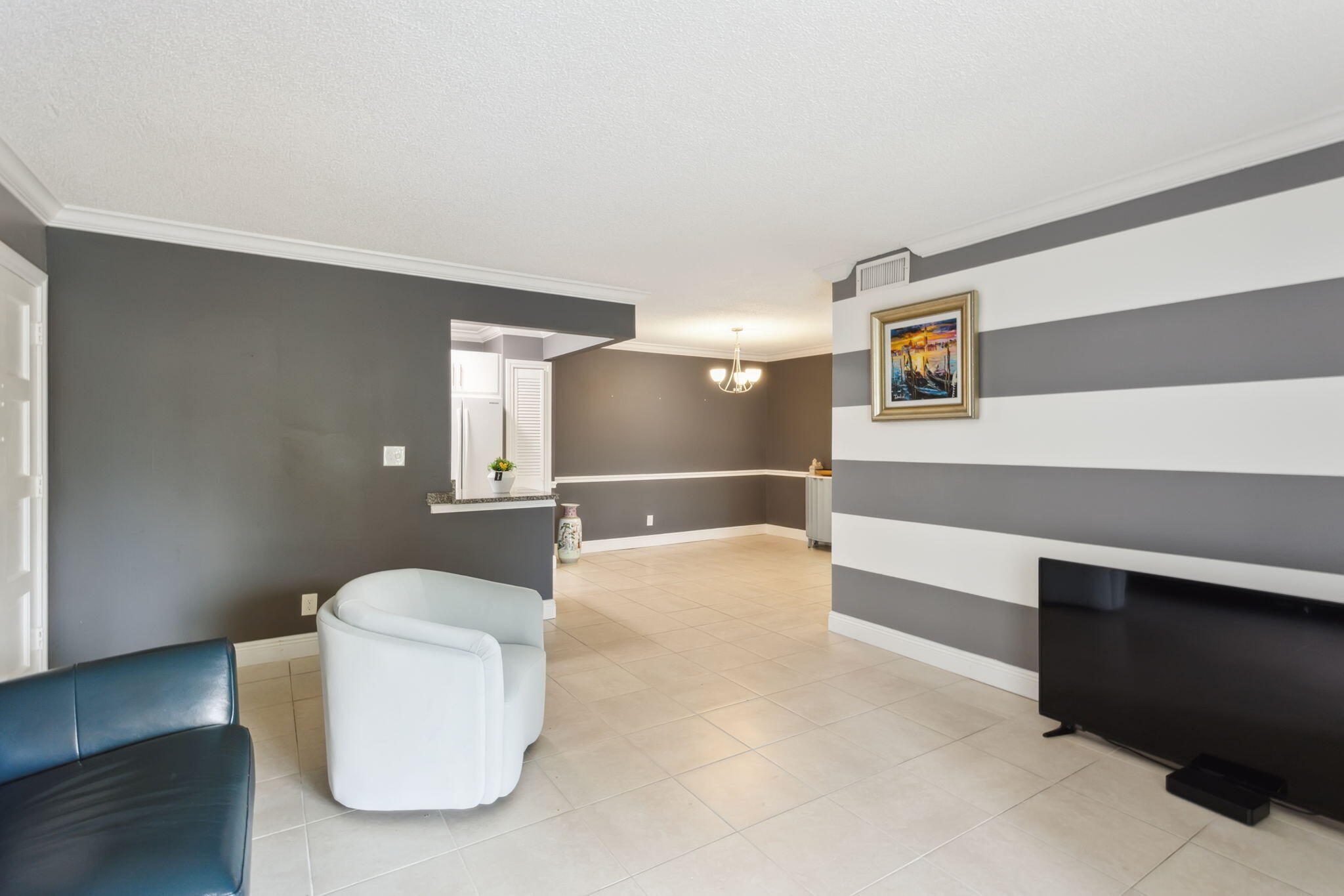 1050 Northwest 13th Street, Unit 191D Boca Raton, FL 33486 - Photo 6 of 37 Living Room