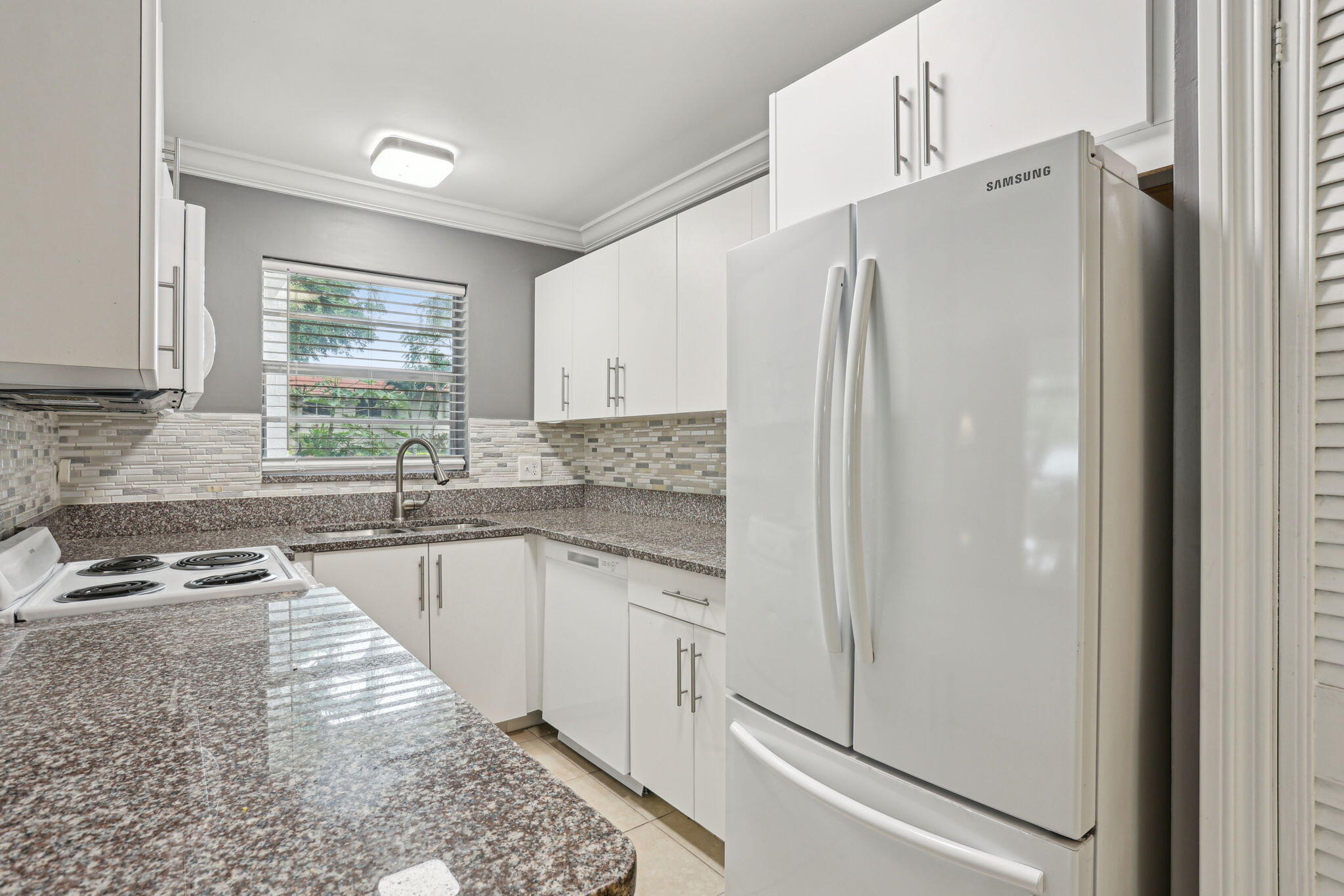 1050 Northwest 13th Street, Unit 191D Boca Raton, FL 33486 - Photo 9 of 37 Kitchen