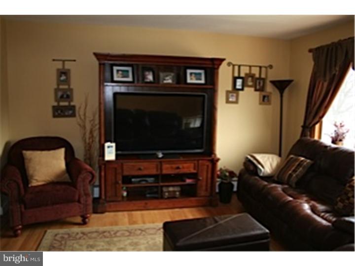 25 Vista Road Hamilton, NJ 08690 - Photo 6 of 20