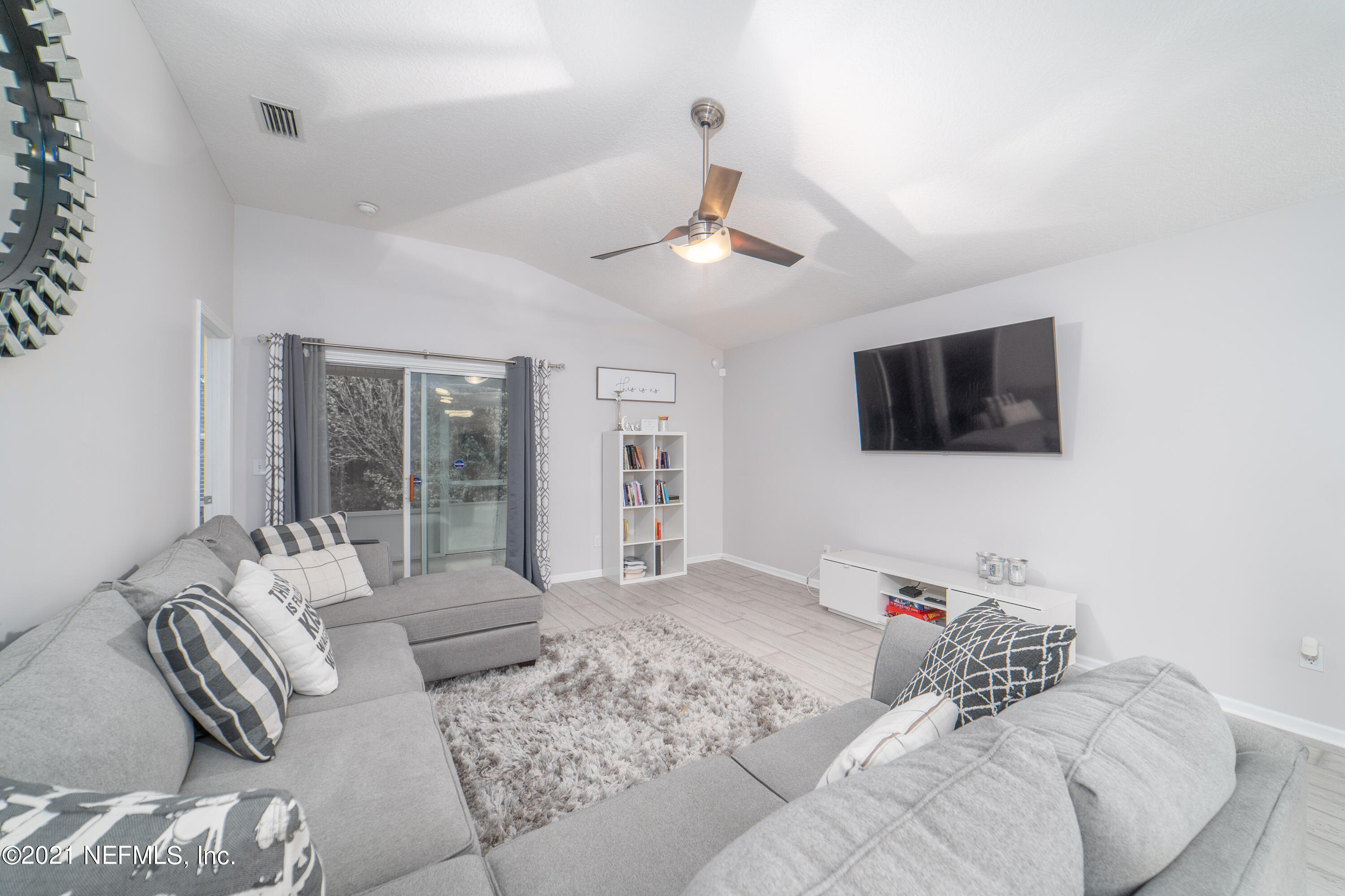 5890 Round Table Road Jacksonville, FL 32254 - Photo 1 of 15 P1422117-Edit