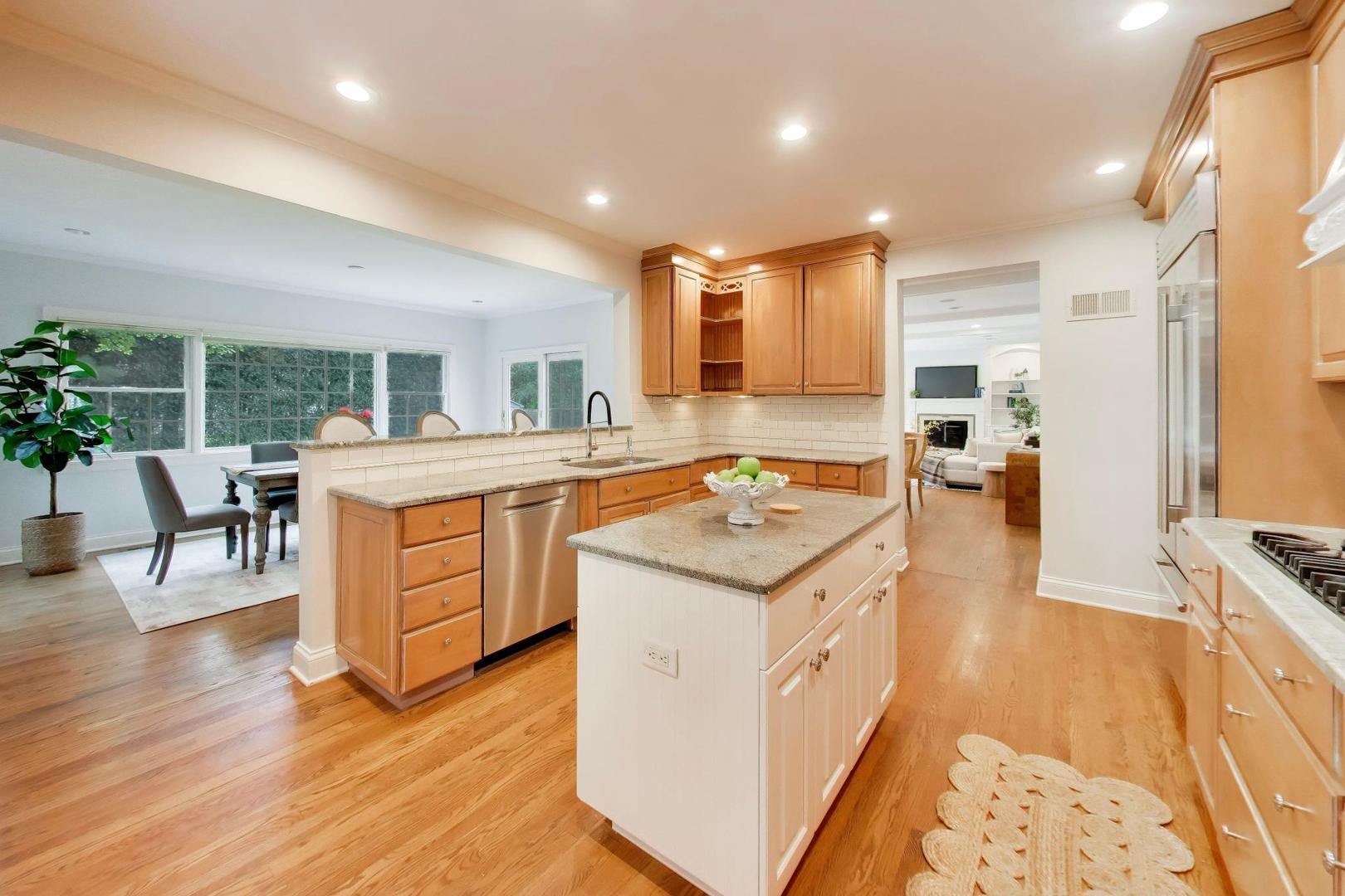 917 Romona Road Wilmette, IL 60091 - Photo 14 of 47 Gallery Image 14