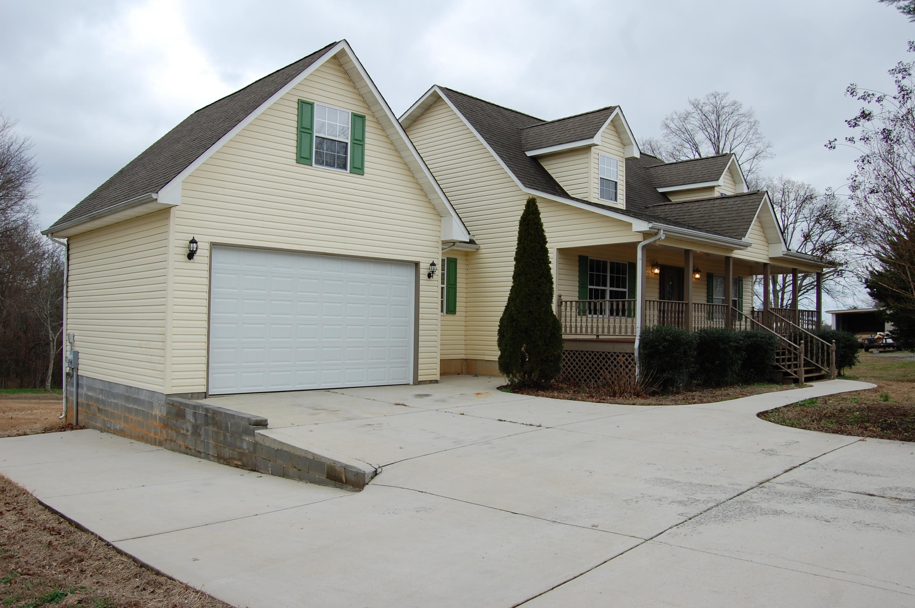 4648 Morganton Road Maryville, TN 37801 - Photo 2 of 23 Front-Left