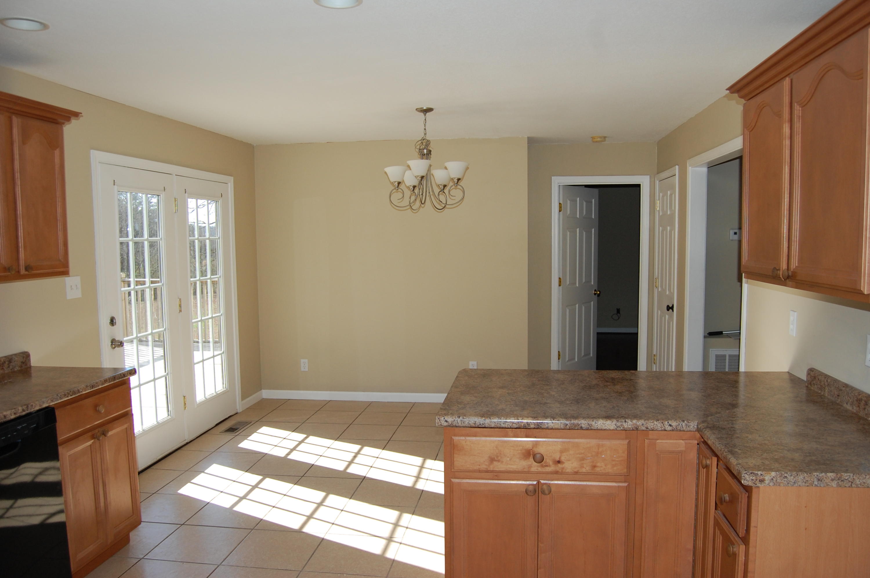 4648 Morganton Road Maryville, TN 37801 - Photo 11 of 23 Kitchen-ToEatInArea