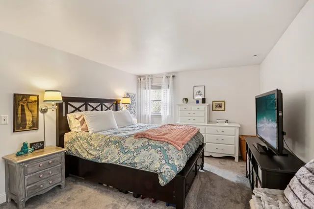 $555,000 | 10 Old Coach Road, Atkinson, NH 03811