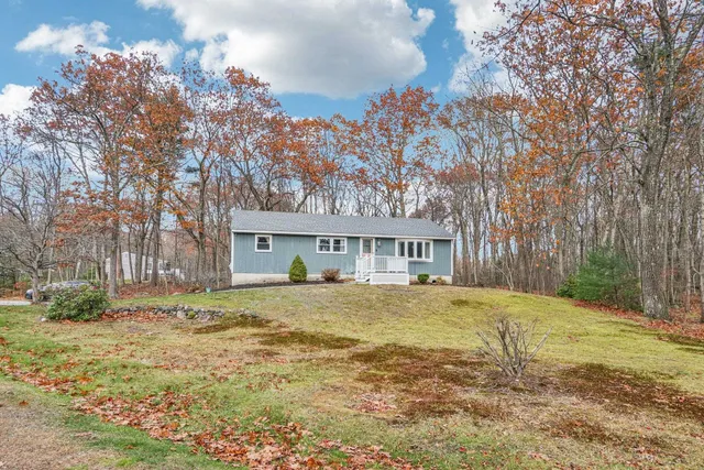 $555,000 | 10 Old Coach Road, Atkinson, NH 03811