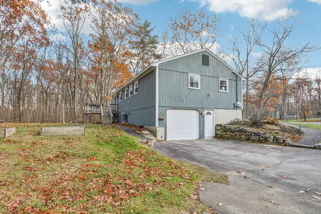 $555,000 | 10 Old Coach Road, Atkinson, NH 03811
