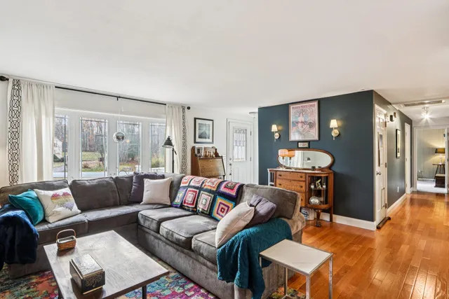 $555,000 | 10 Old Coach Road, Atkinson, NH 03811