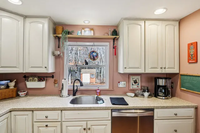 $599,900 | 10 Old Coach Road, Atkinson, NH 03811