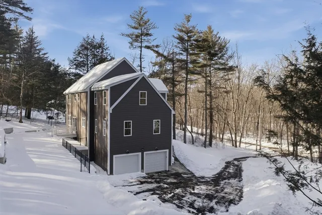 $989,000 | 374 Brandy Brow Road, Haverhill, MA 01830