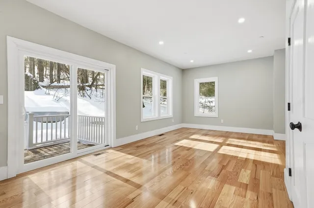 $989,000 | 374 Brandy Brow Road, Haverhill, MA 01830