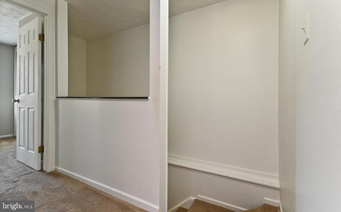 15781 Haynes Road Laurel, MD 20707 - Photo 16 of 34 Inviting entryway with cozy charm.