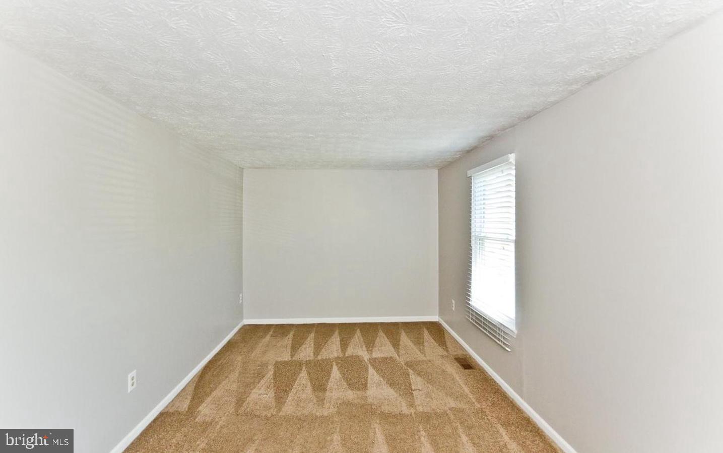 15781 Haynes Road Laurel, MD 20707 - Photo 17 of 34 Spacious room with natural light and potential.