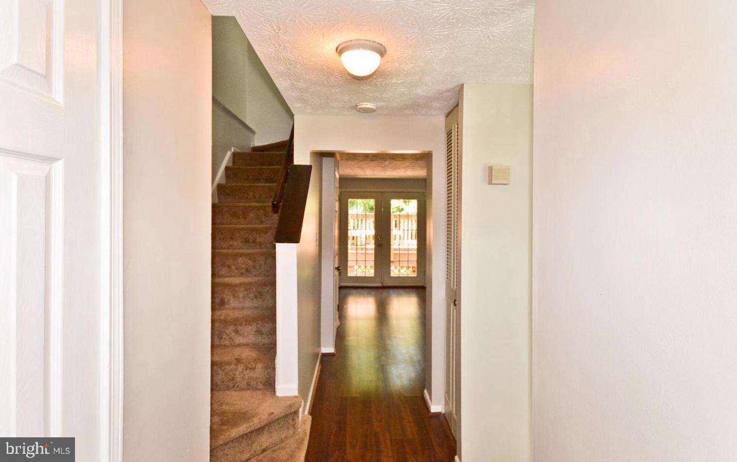 15781 Haynes Road Laurel, MD 20707 - Photo 3 of 34 Inviting entryway with natural light.