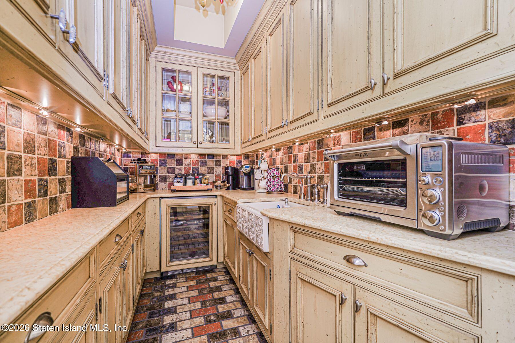 125 Benedict Road Staten Island, NY 10304 - Photo 25 of 96 125 pantry