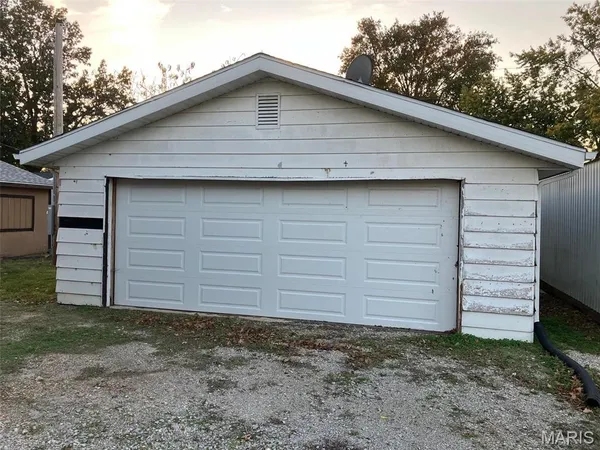 $169,900 | 3 Lakeview Road, Carlyle, IL 62231