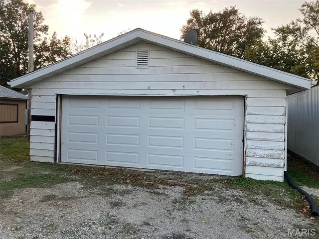 $169,900 | 3 Lakeview Road, Carlyle, IL 62231