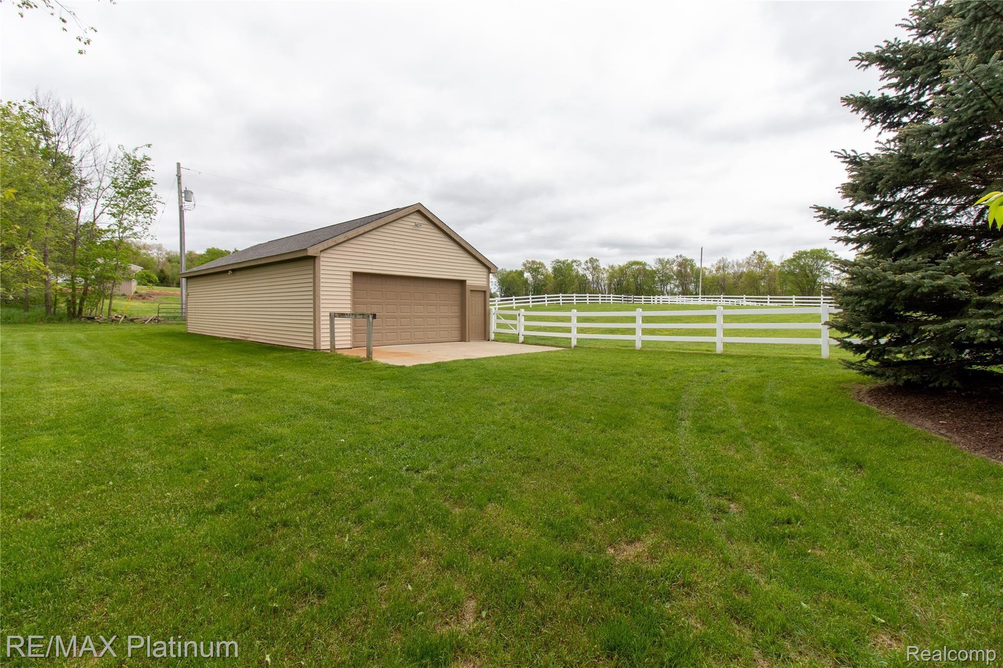 12983 Holtforth Road Fenton, MI 48430 - Photo 82 of 90 82.jpg