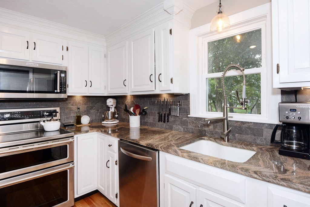 9 Lexington Road Shrewsbury, MA 01545 - Photo 14 of 30 Gallery Image 14