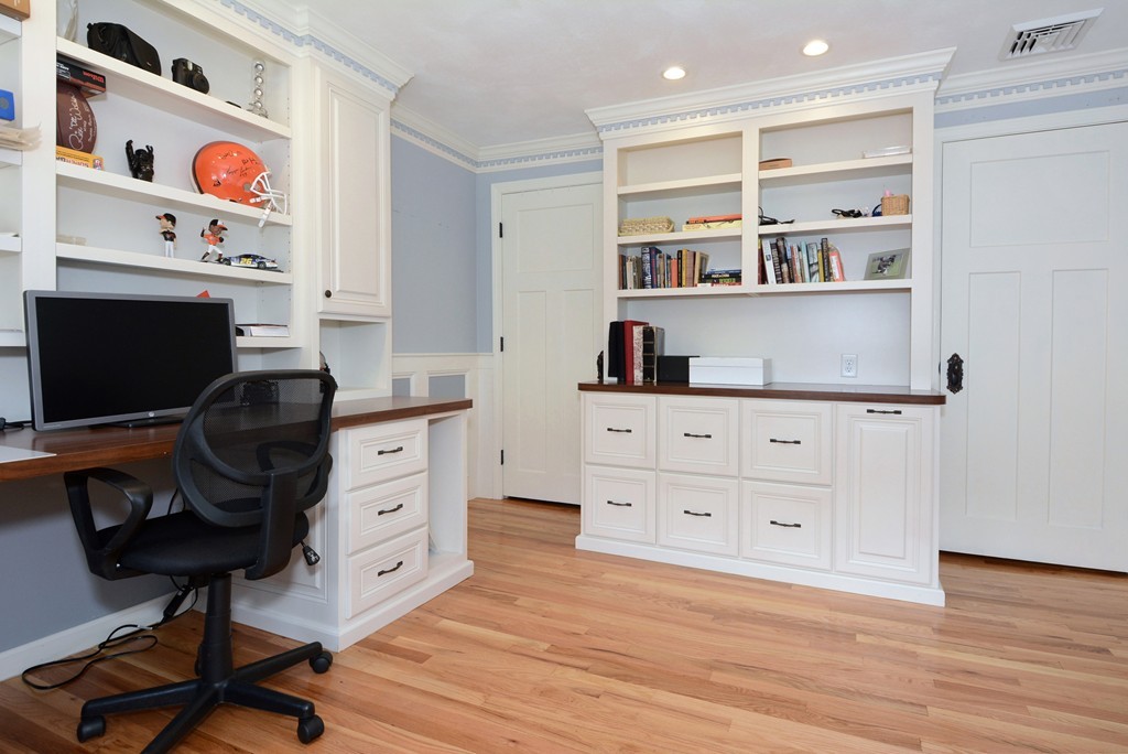 9 Lexington Road Shrewsbury, MA 01545 - Photo 24 of 30 Gallery Image 24