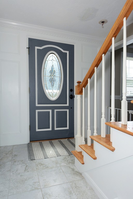 9 Lexington Road Shrewsbury, MA 01545 - Photo 4 of 30 Gallery Image 4