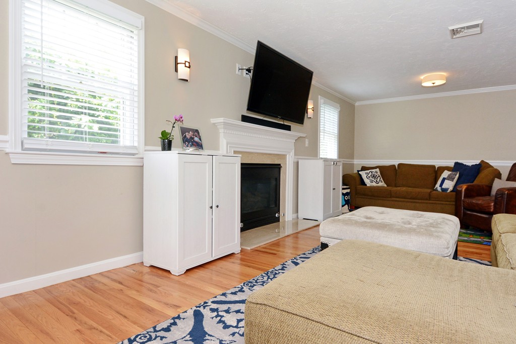 9 Lexington Road Shrewsbury, MA 01545 - Photo 6 of 30 Gallery Image 6