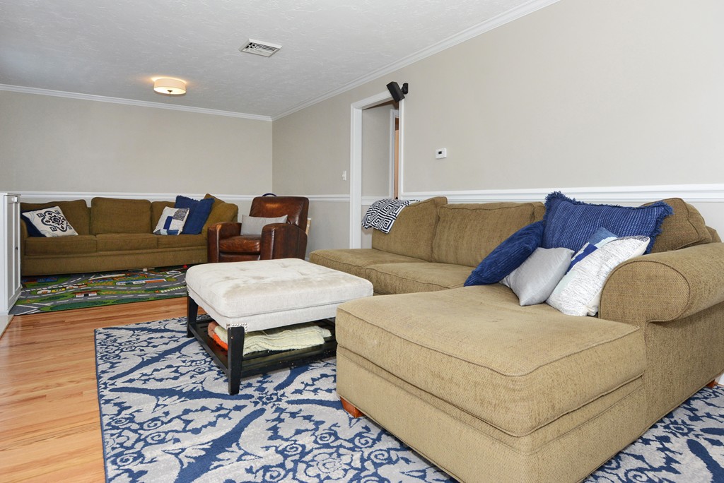 9 Lexington Road Shrewsbury, MA 01545 - Photo 7 of 30 Gallery Image 7